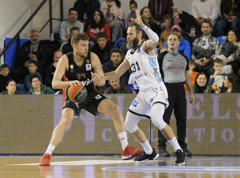 Βεζένκοφ: «Είμαστε σοκαρισμένοι, δεν είναι ώρα να μιλήσουμε για μπάσκετ»