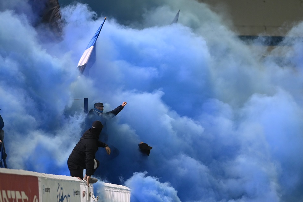 Η στιγμή της έντασης στο Περιστέρι (vid)