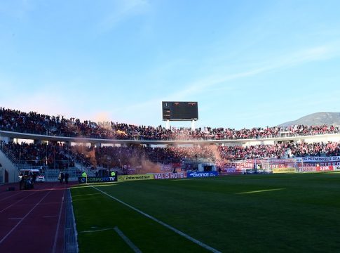 Χαμός στον Βόλο: 12.000 οπαδοί του Ολυμπιακού! (vids)