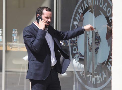 ΠΑΕ Άρης σε Μπένετ: «Είτε θα φέρετε καλύτερους διαιτητές, είτε θα φύγετε»
