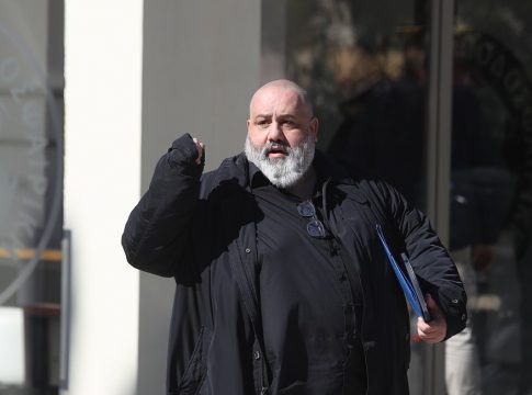 Καραπαπάς: «Έχω κάνει δώρο μια… φούστα του Μπαλτάκου»