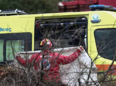 Τέμπη: Την ώρα που μετράμε πτώματα, δημοσιεύτηκε απόφαση για πρόσληψη… συμβασιούχων σταθμαρχών