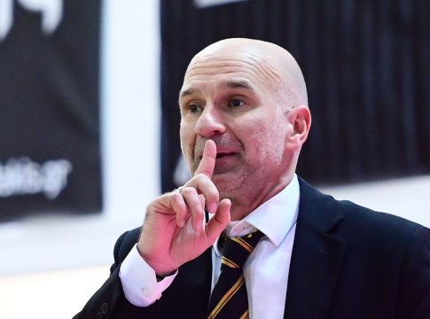Καντζούρης σε παίκτες: «Δεν έχουμε ταβάνι» (vid)
