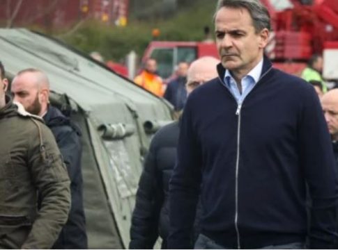 Μητσοτάκης για Τέμπη: Οφείλω μία μεγάλη συγγνώμη στους συγγενείς των θυμάτων