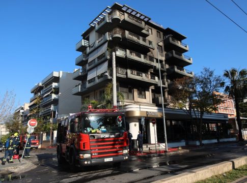 Φωτιά στη Νέα Σμύρνη: Εμπρησμός η πυρκαγιά στο εστιατόριο – Μαρτυρίες σοκ από ανθρώπους που κινδύνευσαν να καούν