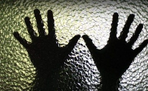 Βιασμός ανήλικης: Έτσι παρέσυρε την 15χρονη ο 54χρονος – Οι συνεργοί του στα social media