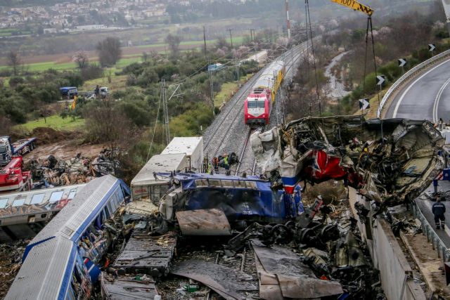 Τέμπη: «Σε τρομάζουν τα ουρλιαχτά… καιγόμαστε, πεθαίνουμε» – Οι εφιάλτες 26χρονης που επέζησε από το βαγόνι 3