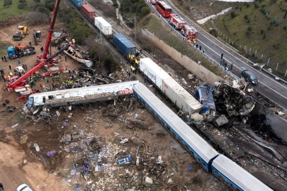 Τέμπη: Χαμόγελα για την 25χρονη – «Ξύπνησε» από το κώμα, νοσηλεύεται στη ΜΕΘ