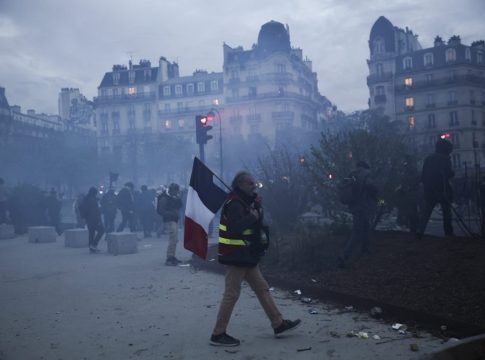 Το Συνταγματικό Συμβούλιο θα αποφανθεί για τη συνταξιοδοτική μεταρρύθμιση του Εμανουέλ Μακρόν στις 14 Απριλίου