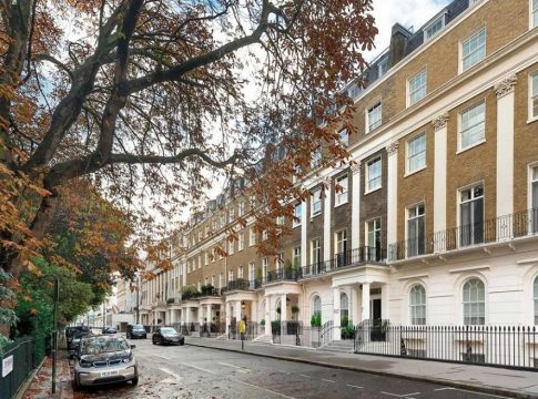 Λονδίνο: Στο σφυρί κατοικία της τέως βασιλικής οικογένειας της Ελλάδας στην «Κόκκινη Πλατεία» της βρετανικής πρωτεύουσας