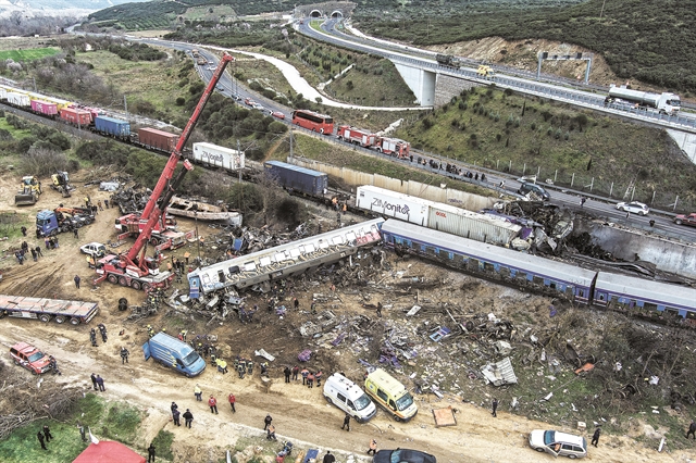 Τέμπη: 8 αλήθειες και 3 μύθοι για την τραγωδία