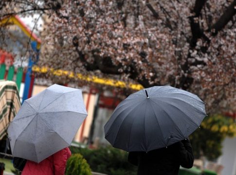 Έρχεται η κακοκαιρία εξπρές – Χιόνια και στα βουνά της Αττικής την Τρίτη