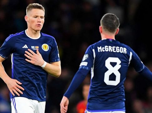 Σκωτία – Ισπανία 2-0: Οι Σκωτσέζοι υπέταξαν τους Ισπανούς με πρωταγωνιστή τον Μακτόμινεϊ