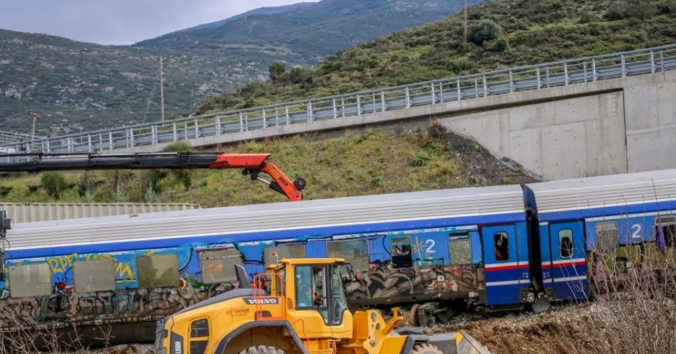 Σταθμάρχης: Τα πρώτα λόγια του μετά τη σύγκρουση των τρένων – «Κουβαλάω 35 φέρετρα στην πλάτη μου…»