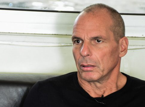Γιάνης Βαρουφάκης για την επίθεση σε βάρος του: Αντίθετα με τους 57, αναρρώνω