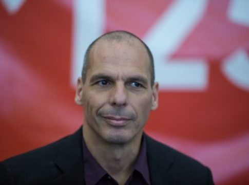 Γιάνης Βαρουφάκης: Ποινική δίωξη στον 17χρονο για την επίθεση στον γγ του ΜέΡΑ25
