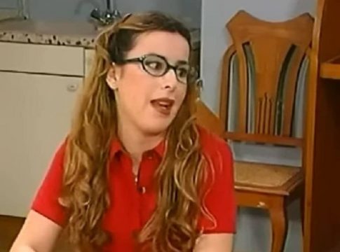 Αποσύρθηκε και έγινε αγνώριστη: Η Ματίνα του «Κωνσταντίνου & Ελένης» 22 χρόνια μετά!