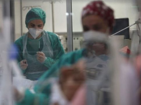 ΕΟΔΥ: Στους 89 οι νεκροί από κορωνοϊό την τελευταία εβδομάδα – Πώς εξελίσσεται η γρίπη
