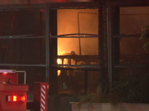Φωτιά στη Νέα Σμύρνη: Βίντεο ντοκουμέντο – Εμπρησμό καταγγέλλει υπάλληλος της καθαριότητας του εστιατορίου