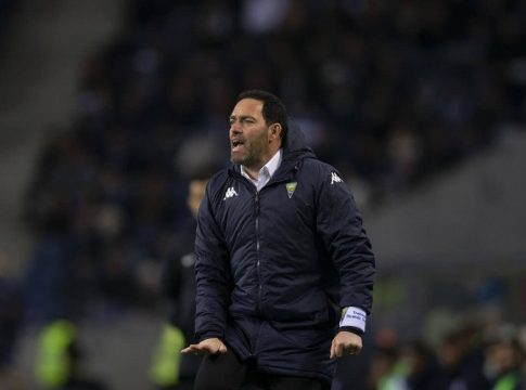 Σε πορτογαλικό φόντο
