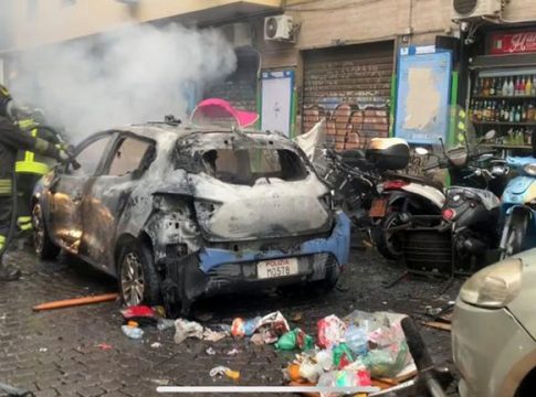 Απίστευτα επεισόδια στη Νάπολη από τους οπαδούς της Άιντραχτ – Βίντεο που κόβουν την ανάσα!