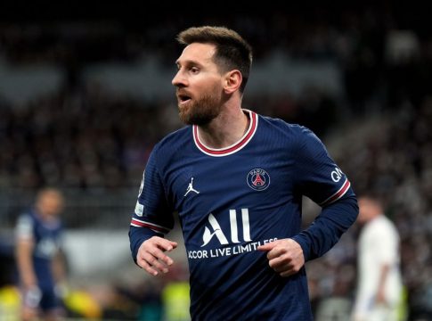 «Η Παρί δεν θα ανανεώσει Μέσι και Ράμος λόγω Financial Fair Play»