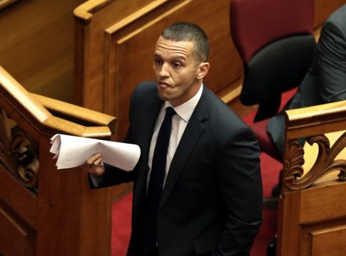 Συνταγματολόγοι κατά αντιπροέδρου Αρείου Πάγου για την τροπολογία που φρενάρει το Κόμμα Κασιδιάρη