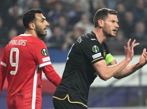 Λύγισε την Άλκμααρ των Ελλήνων η Αντερλεχτ – Παρέλαση στην Πολωνία για τη Φιορεντίνα