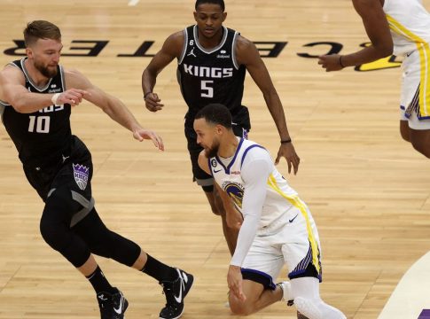 Στα… σχοινιά οι Γουόριορς – Διπλασίασαν τις νίκες τους οι Σίξερς (vids)