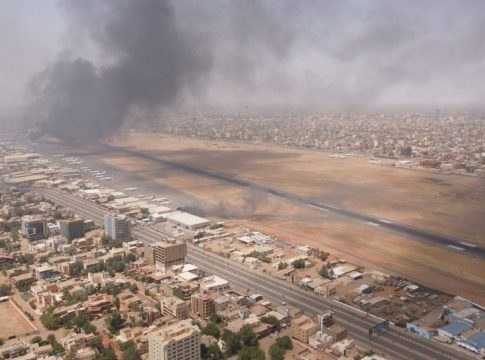 Αγωνία για τους 150 εγκλωβισμένους Έλληνες στο Σουδάν – Τι λέει η Κυβέρνηση