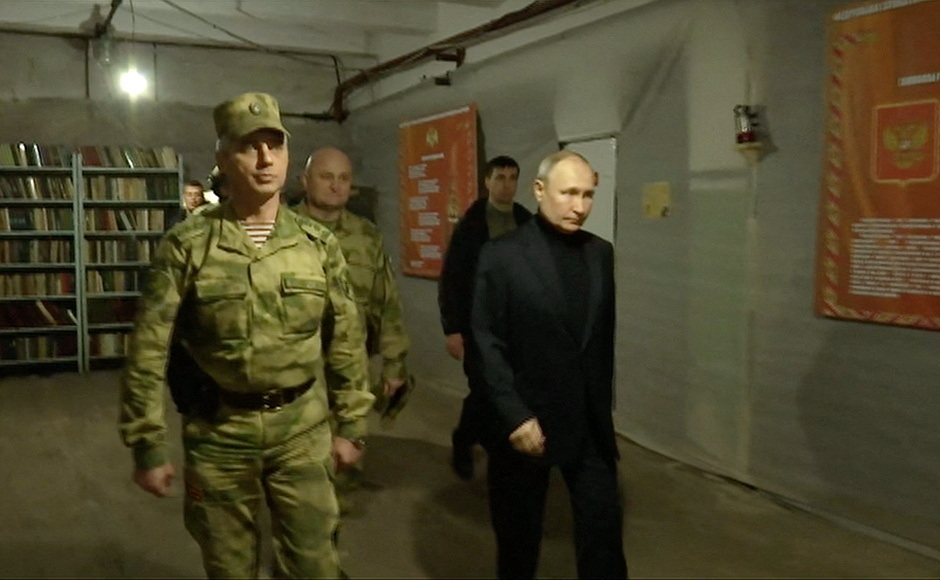 Η αιφνιδιαστική επίσκεψη Πούτιν σε Χερσώνα και Λουχάνσκ – Το «καμπανάκι» από τους G7