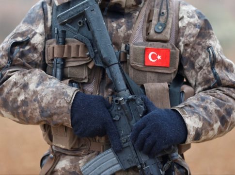 Πάνω από 100 συλλήψεις στην Τουρκία για «τρομοκρατία» – Εν μέσω προεκλογικής περιόδου
