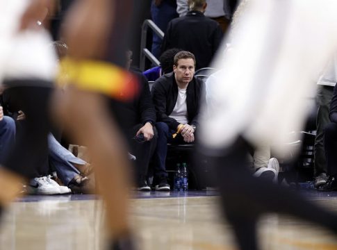 Σοκ: Πρόεδρος κατηγορείται για ρατσιστικές, σεξουαλικές επιθέσεις και χρήση ναρκωτικών!