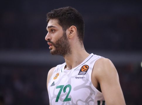 Ατζέντης Μαντζούκα: «Δεν χτυπάς πίσω, αλλά αποχωρείς περήφανα – Είμαι περήφανος για σένα και τιμή μου που σε εκπροσωπώ»