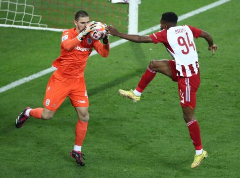 Νέα καλή ευκαιρία των Πειραιωτών με Μπακαμπού (vid)