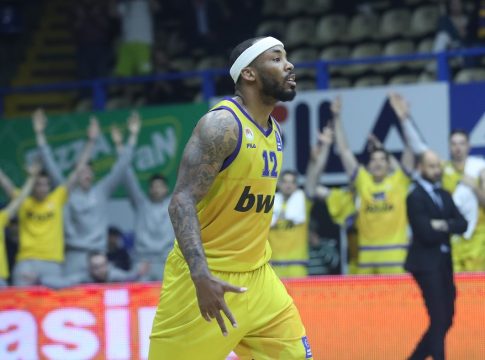 Περιστέρι – ΑΕΚ 87-73: Έκανε το πρώτο βήμα για τα ημιτελικά