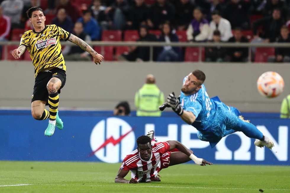 Τρίτο σερί ματς -και ντέρμπι- που ο Ολυμπιακός πετυχαίνει γκολ… στην εστία του!