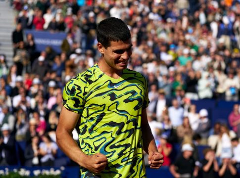 Με Αλκαράθ στον τελικό της Βαρκελώνης ο Τσιτσιπάς