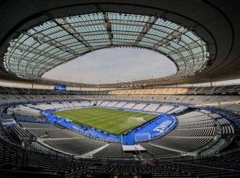 Le Monde: «Κόντρα UEFA – Παρί Σεν Ζερμέν για το ‘Σταντ ντε Φρανς’»