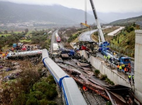 Τέμπη: Αυτά είναι τα πρώτα ευρήματα από τους πραγματογνώμονες των οικογενειών των θυμάτων