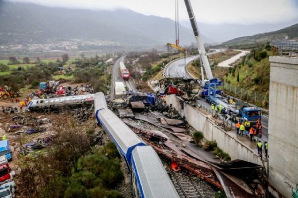 Τέμπη: Αυτά είναι τα πρώτα ευρήματα από τους πραγματογνώμονες των οικογενειών των θυμάτων