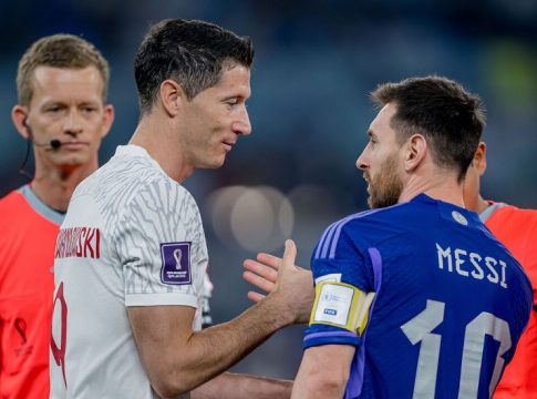 Λεβαντόφσκι: «Ο Μέσι ανήκει στη Μπαρτσελόνα»