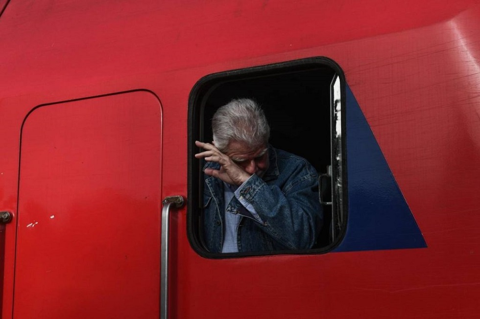 «Λύγισε» ο μηχανοδηγός του πρώτου δρομολογίου του Intercity – Δάκρυσε όταν ξεκινούσε (pics)