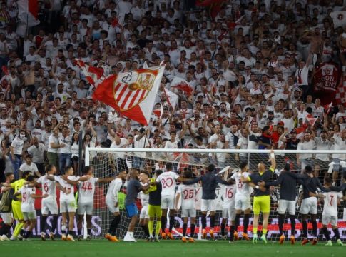 Σεβίλλη – Europa League: Η συνήθεια που έγινε λατρεία (pic,vids)