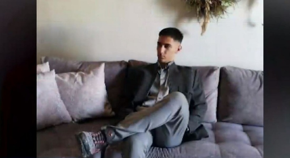 Αυτός είναι ο 18χρονος Δημήτρης που μαχαίρωσαν για ένα τσαντάκι – «Ζει από θαύμα»