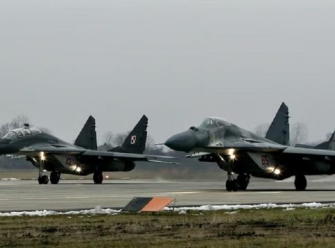 Η Γερμανία ενέκρινε το αίτημα της Πολωνίας να στείλει στην Ουκρανία πέντε παλαιά MiG-29