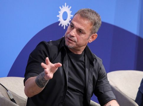 Συγκλονίζει ο Ντέμης Νικολαΐδης: «Πέρασα μια περίοδο που έψαχνα να βρω νόημα για τη ζωή, χρειάστηκα βοήθεια»