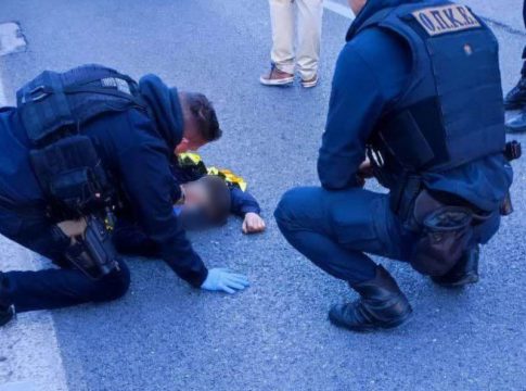 Αυτοκίνητο παρέσυρε ανήλικο στην Κηφισίας – Του έδωσαν τις πρώτες βοήθειες οι αστυνομικοί