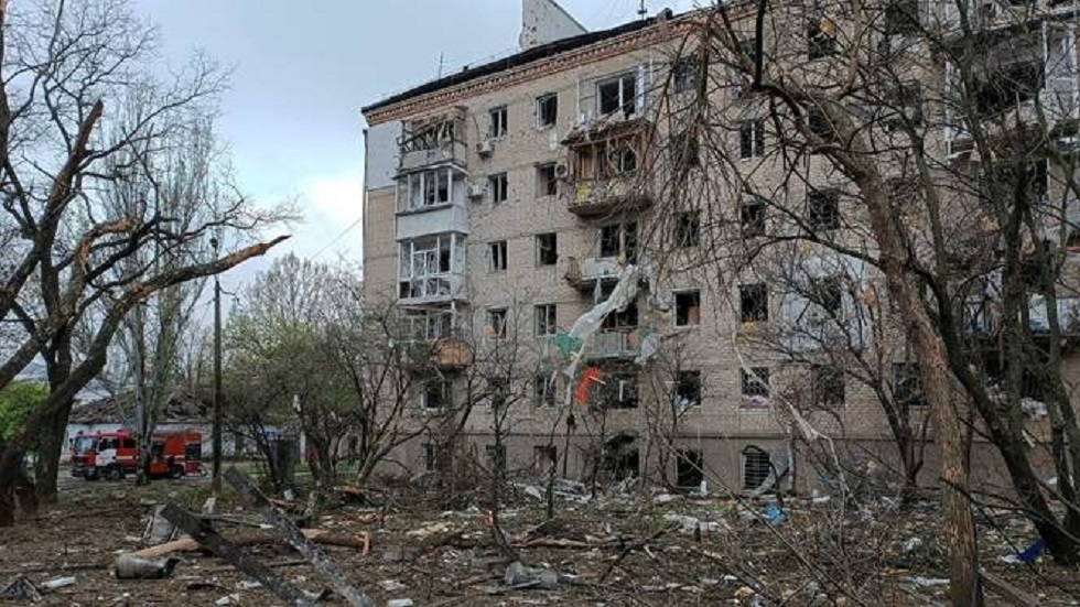 Πόλεμος στην Ουκρανία: Δύο νεκροί στο Ντνίπρο, στις φλόγες πολυκατοικία στην Ούμαν, εκρήξεις στο Κίεβο και αλλού