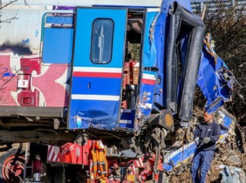«Πήγα στον ανακριτή για να δει τη μάνα ενός παιδιού που χάθηκε» – Συγκινεί μητέρα θύματος στα Τέμπη